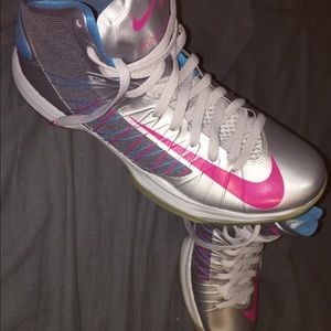 Nike Shoes - Never worn Nike elite hyper dunks. Size 12.5 Nike Shoes - Never worn Nike elite hyper dunks. Size 12.5